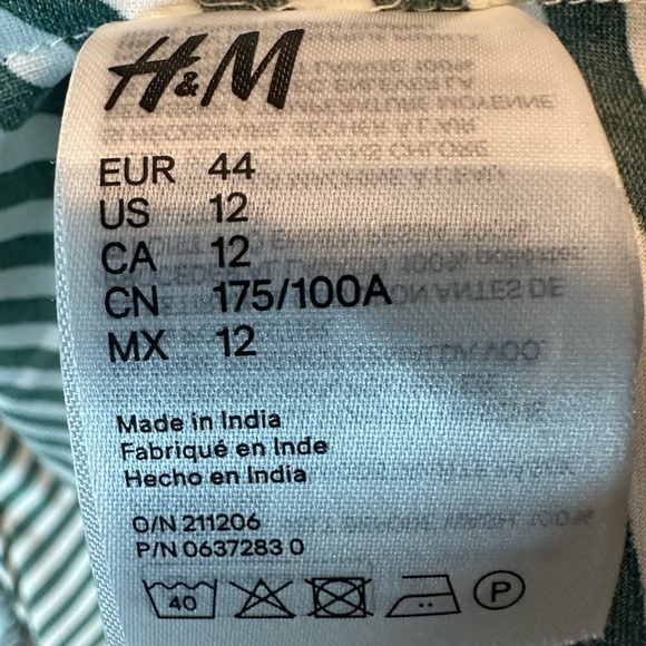 H & M Knee Length Belted Button Front Dress NWT - Picture 3 of 7